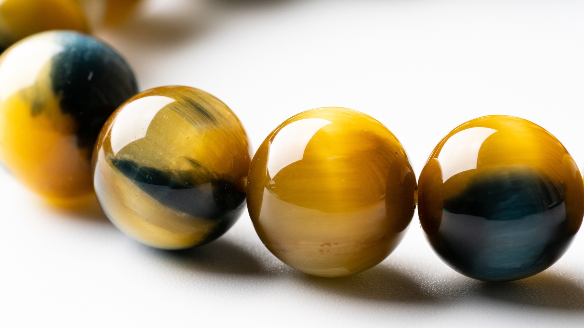 富士宮市の鉱石専門店 鉱石のすみかのタイガーアイパワーストーンブレスレット